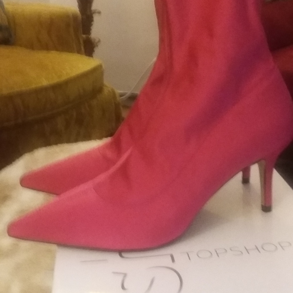 NEW IN BOX TOPSHOP SOCK BOOTS   FUSCHIA